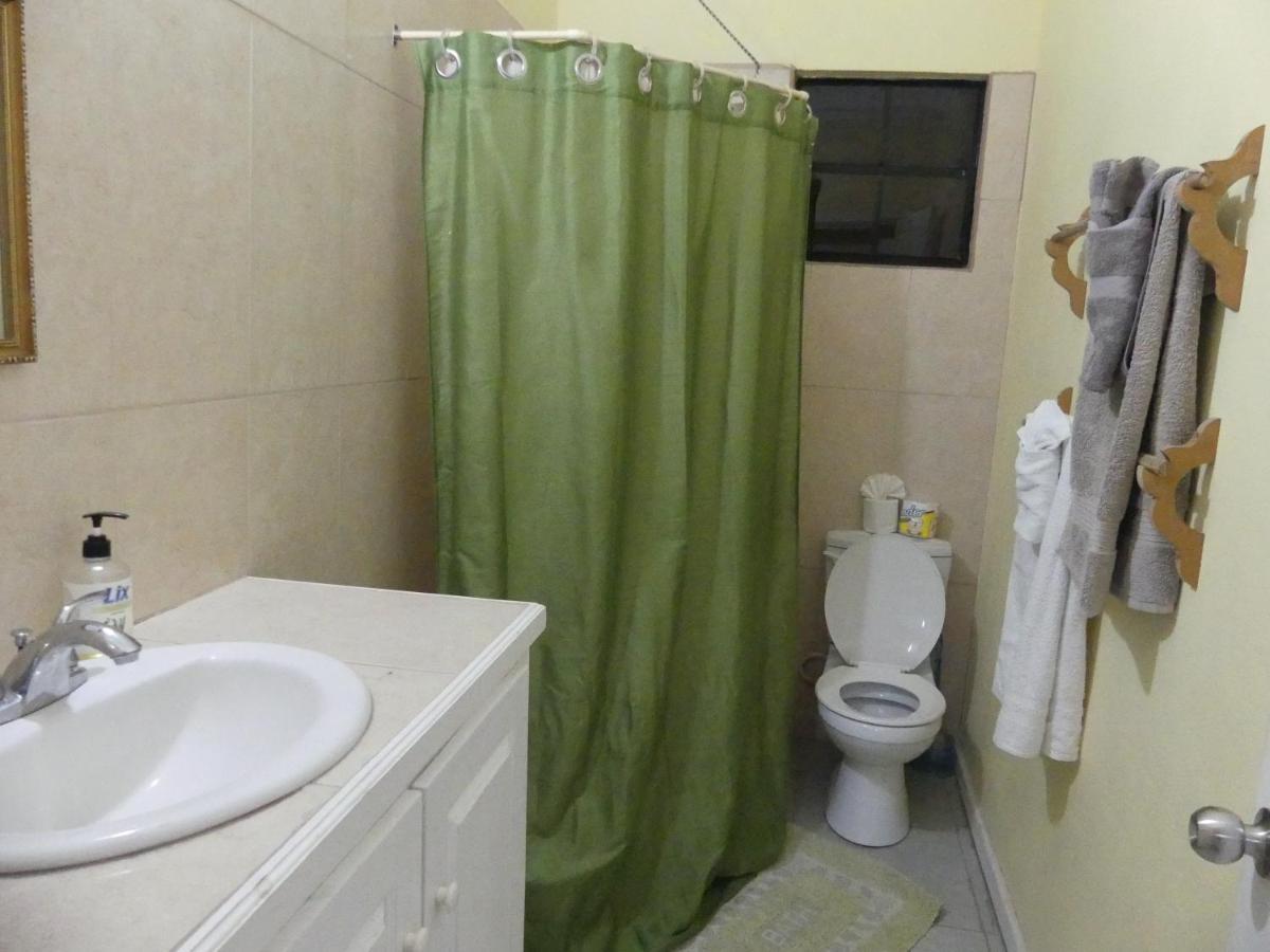 Southern Haven Guesthouse Laborie 外观 照片