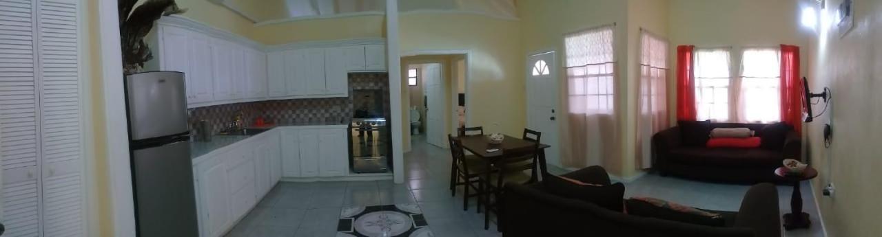 Southern Haven Guesthouse Laborie 外观 照片