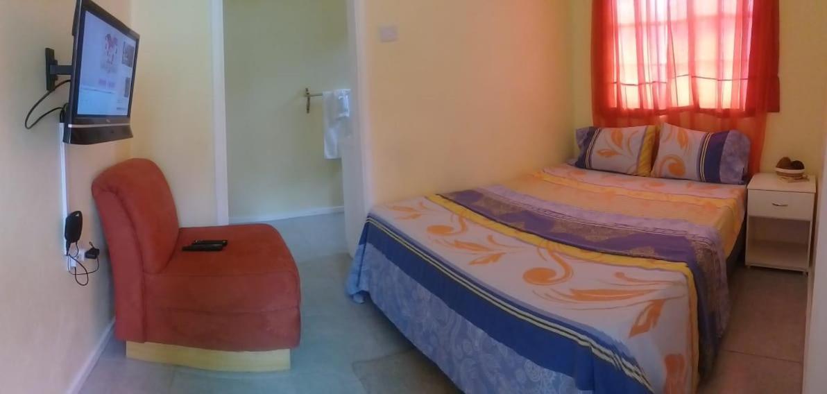 Southern Haven Guesthouse Laborie 外观 照片